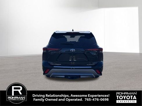 New 2026 Toyota Highlander Platinum image 5