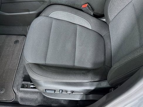 Used 2023 Chevrolet Traverse LT FWD image 20