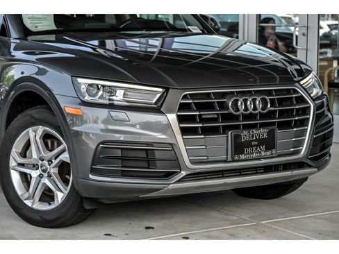 Used 2018 Audi Q5 2.0T Premium w/ Convenience Package AWD/4WD image 2