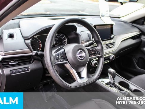 Used 2025 Nissan Altima 2.5 SV image 31