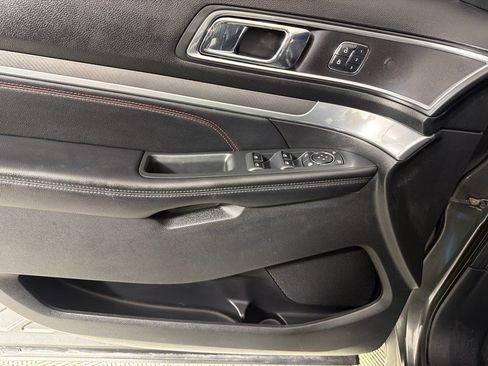 Used 2017 Ford Explorer Sport w/ Equipment Group 401A AWD/4WD image 8