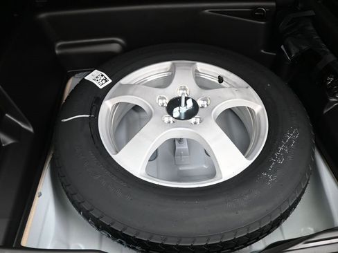 New 2025 Jeep Grand Cherokee Altitude image 14