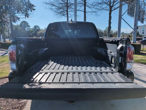 Certified 2023 Toyota Tacoma TRD Sport image 31