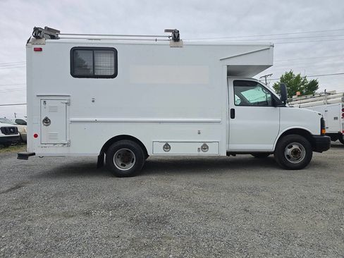 Used 2009 Chevrolet Express 3500 RWD image 5