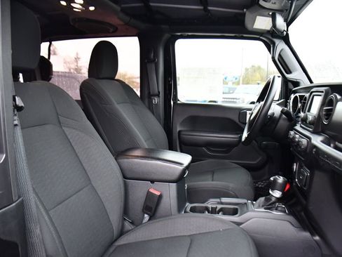 Used 2021 Jeep Wrangler Sport AWD/4WD image 16