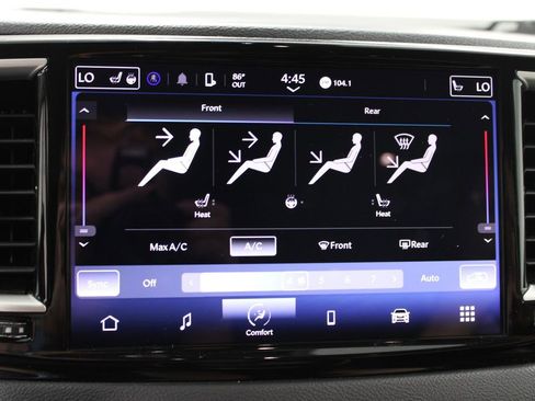 Used 2024 Chrysler Pacifica Touring-L image 48