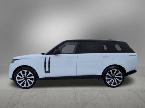 New 2026 Land Rover Range Rover Long Wheelbase SE image 3