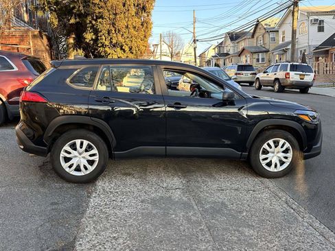 Certified 2024 Toyota Corolla Cross L image 6