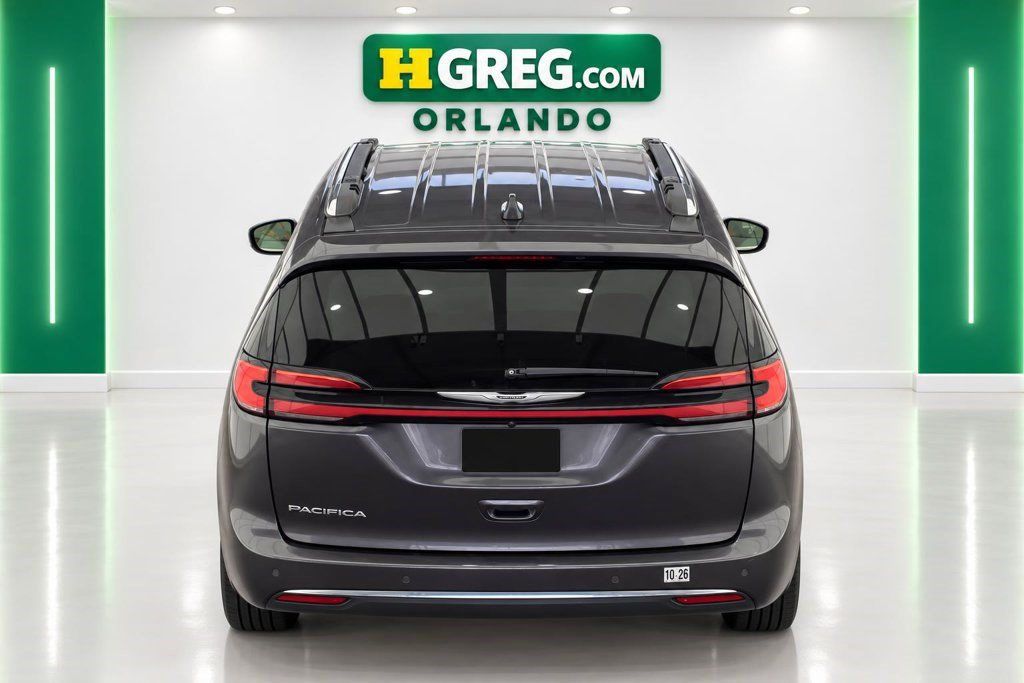 Used 2021 Chrysler Pacifica Touring-L FWD image 8