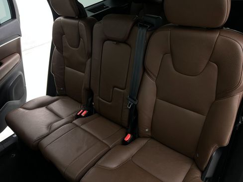 Used 2020 Volvo XC90 T6 Momentum w/ Protection Package image 17