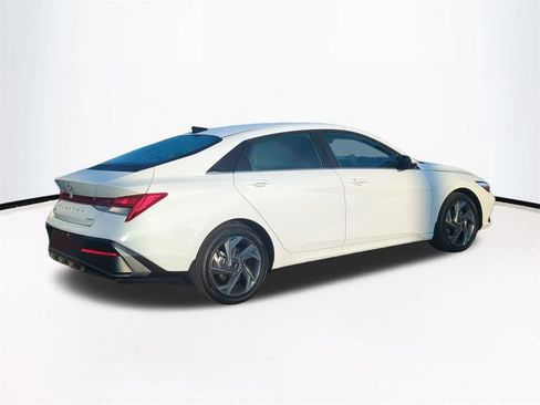 New 2026 Hyundai Elantra Limited image 5