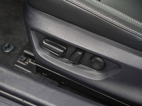 Used 2025 Toyota Camry SE image 22