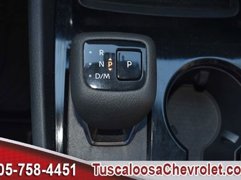 Used 2024 Nissan Rogue S image 33