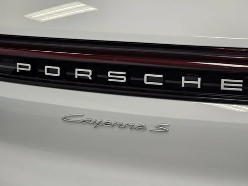 Certified 2025 Porsche Cayenne S AWD/4WD image 23