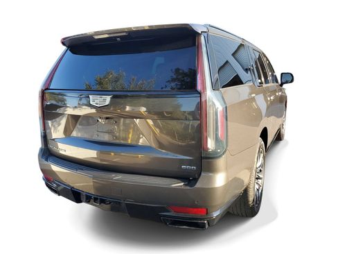 Used 2021 Cadillac Escalade ESV Sport Platinum RWD image 4