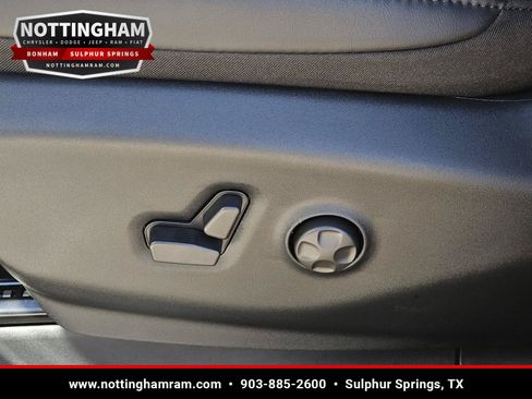New 2026 Chrysler Pacifica Select FWD image 24