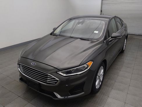 Used 2020 Ford Fusion SEL FWD image 15