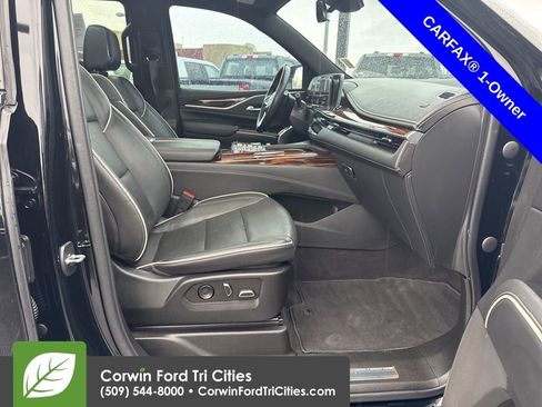 Used 2022 Cadillac Escalade Premium Luxury image 9