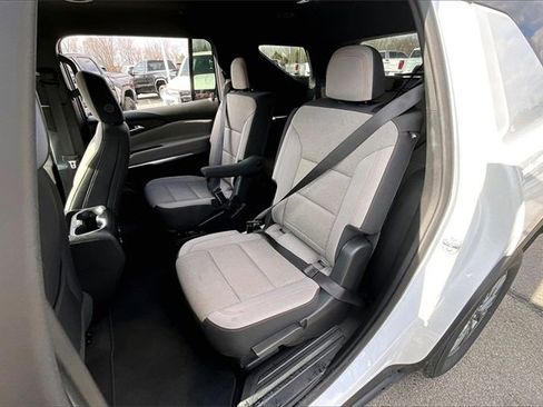 Used 2025 Chevrolet Traverse LT image 22