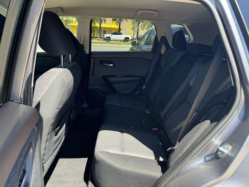 Used 2021 Nissan Rogue SV image 10