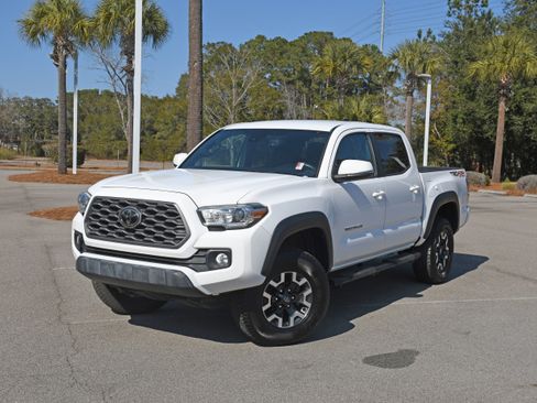 Used 2021 Toyota Tacoma TRD Off-Road w/ Technology Package image 6