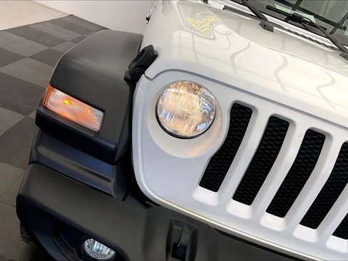 Used 2018 Jeep Wrangler Unlimited Sport S AWD/4WD image 28