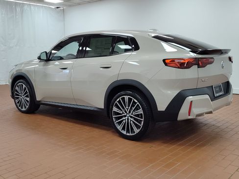 Used 2026 BMW X2 xDrive28i w/ Technology Package AWD/4WD image 3