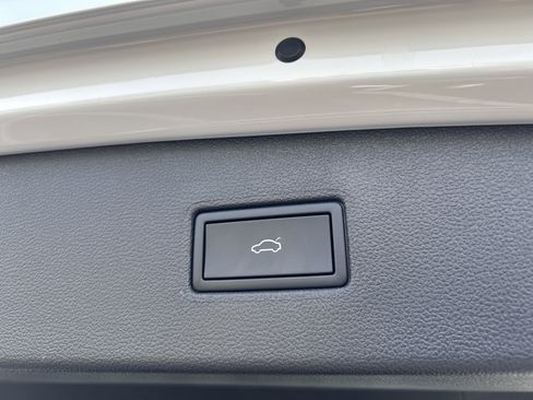 Certified 2024 Volkswagen Tiguan SE R-Line image 29