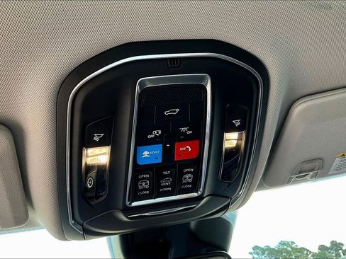 Used 2022 Jeep Grand Cherokee Limited 4xe AWD/4WD image 17