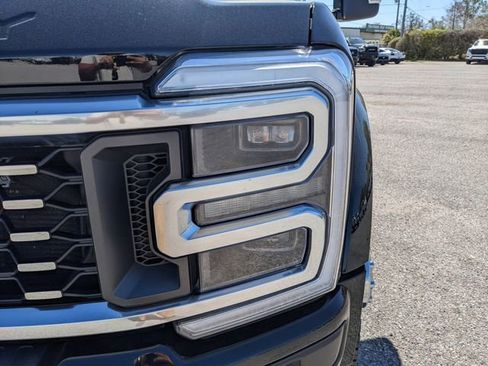 Used 2025 Ford F450 Platinum w/ FX4 Off-Road Package image 9