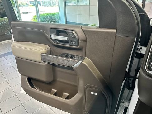 Certified 2022 Chevrolet Silverado 2500 LTZ w/ LTZ Premium Package image 26