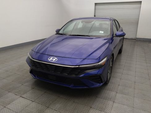 Used 2025 Hyundai Elantra SEL FWD image 15