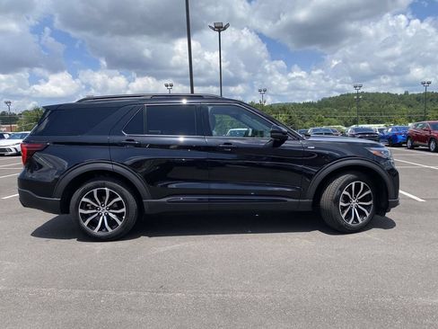 Used 2026 Ford Explorer ST-Line AWD/4WD image 2