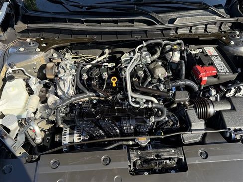 Used 2025 Nissan Altima 2.5 SV image 25