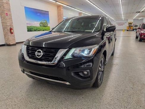 Used 2017 Nissan Pathfinder Platinum AWD/4WD image 1