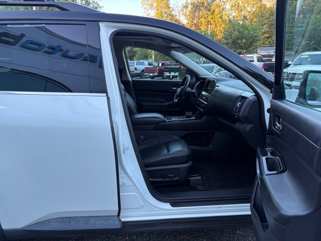Used 2022 Nissan Pathfinder SL w/ SL Premium Package AWD/4WD image 30