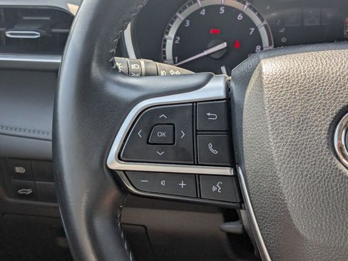 Used 2022 Toyota Highlander XLE AWD/4WD image 20