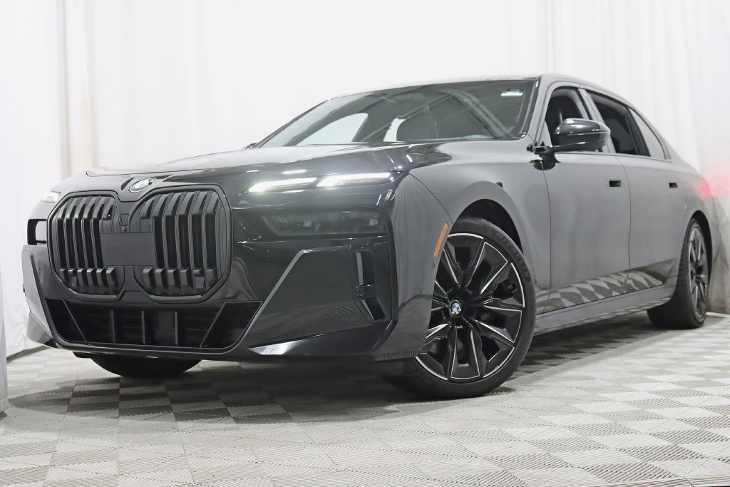 Used 2023 BMW 760i xDrive AWD/4WD image 6
