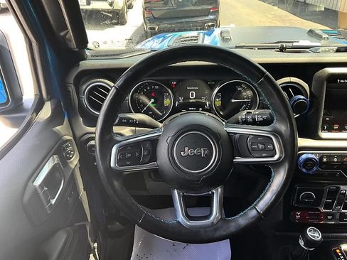 Used 2022 Jeep Wrangler Unlimited Rubicon 4xe w/ Cold Weather Group AWD/4WD image 31
