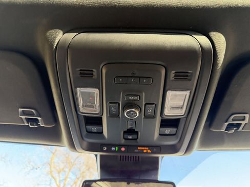 Used 2024 GMC Yukon XL Denali image 22