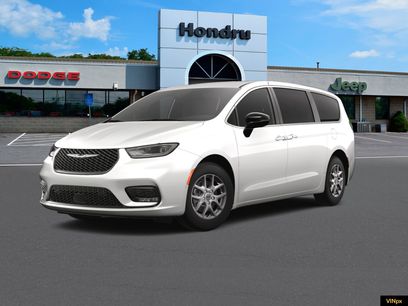 New 2025 Chrysler Pacifica Select