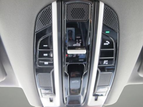Used 2019 Porsche Cayenne AWD/4WD image 19