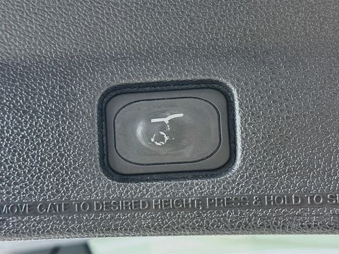 Used 2016 Ford Explorer XLT w/ Equipment Group 202A FWD image 31