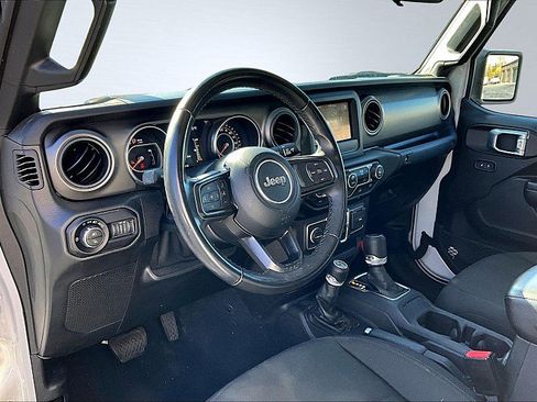 Used 2021 Jeep Gladiator Sport AWD/4WD image 15