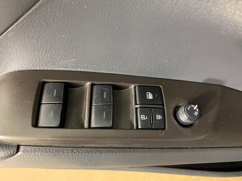 Used 2023 Toyota Camry SE image 16