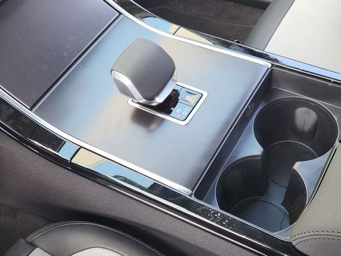 New 2026 Land Rover Range Rover Velar Dynamic SE image 15