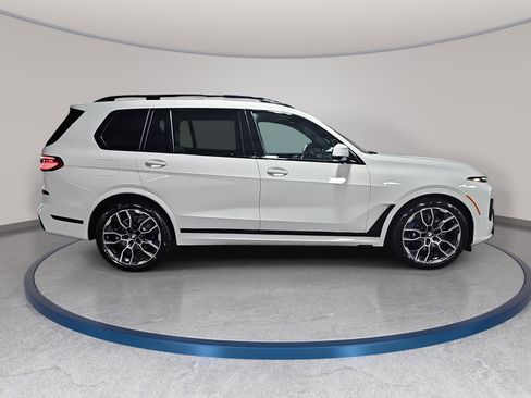 New 2026 BMW X7 xDrive40i w/ M Sport Package image 4