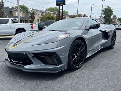 Used 2025 Chevrolet Corvette Stingray Convertible w/ Z51 Performance Package RWD image 3