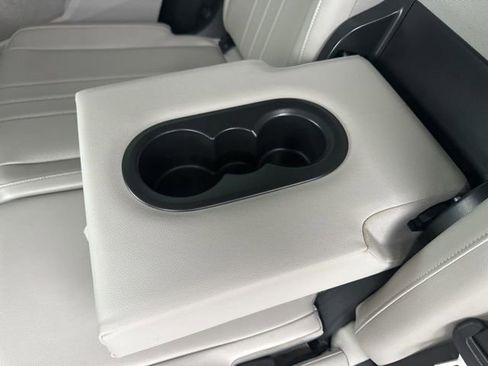 Used 2022 Volkswagen Tiguan SE image 26