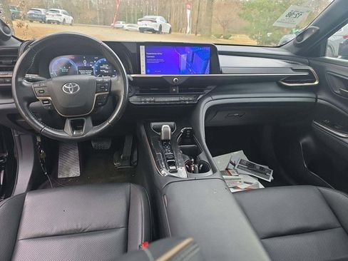 Used 2024 Toyota Crown Limited image 6